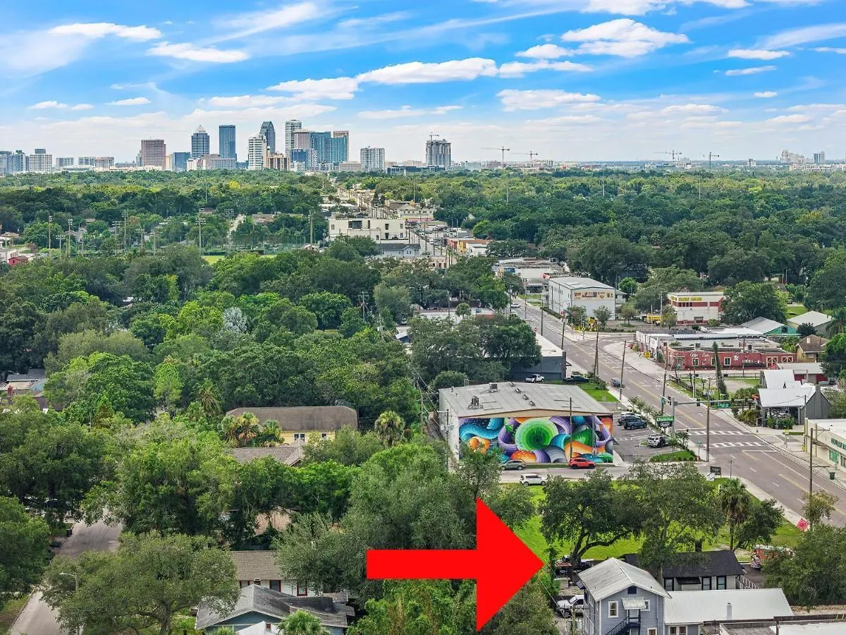 Orange Blossom Place-Walk To Shops Bars & Food Tampa Holiday home